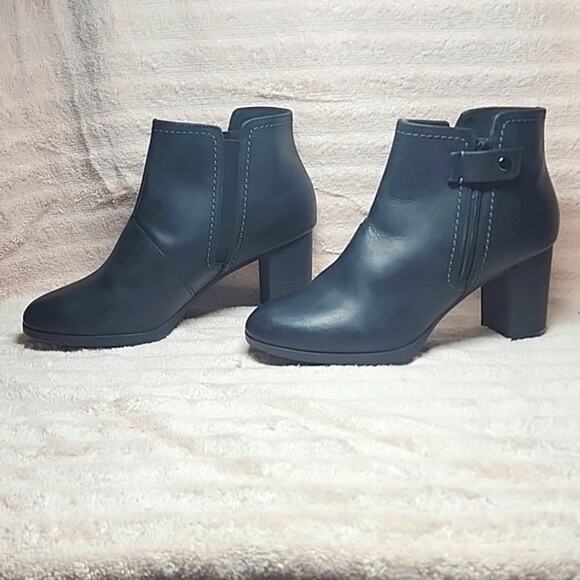 CLARKS BAYLA GLOW FASHION BLACK BOOTS NUBUCK LEATHER LADIES 8.5 NWOB■VELCRO STAP - Picture 8 of 16